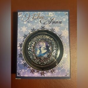 Elsa and Anna  compact mirror New in box ❄️❄️❄️❄️❄️❄️❄️❄️❄️❄️❄️❄️❄️❄️